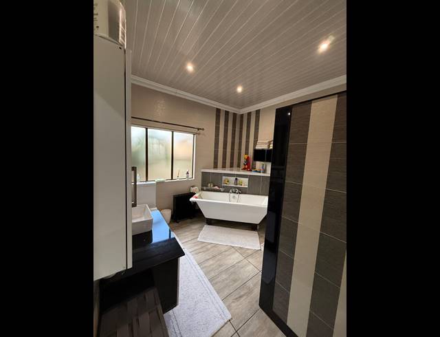 4 BEDROOM GATED ESTATE FOR SALE IN VANDERBIJLPARK SE 8